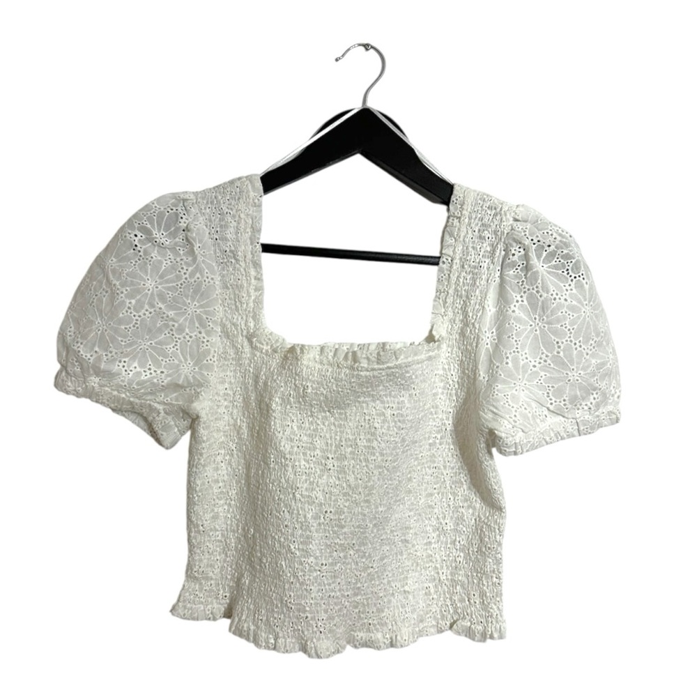 ASTR The Label Floral Eyelet Puff Sleeve Smocked Cropped Top Size Medium